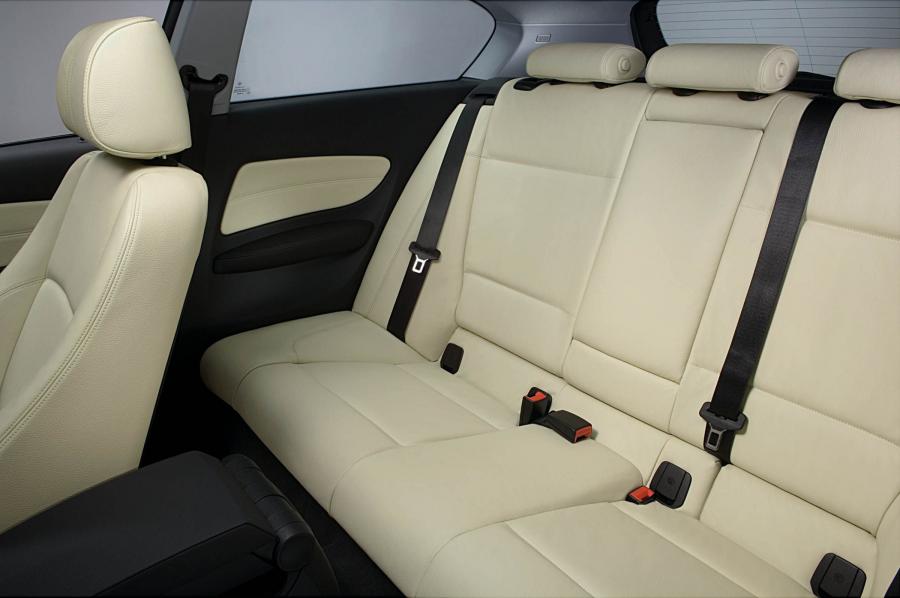  BMW 1-Series 3-Door 2005 года  (фото 39 из 51)